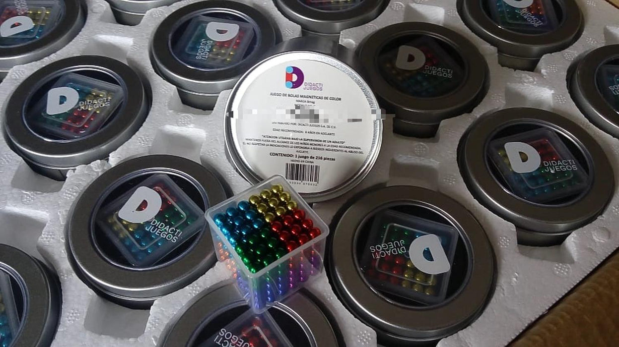 Jugando con bolas magnéticas Neocube  Colores Buckyballs para Ninos 